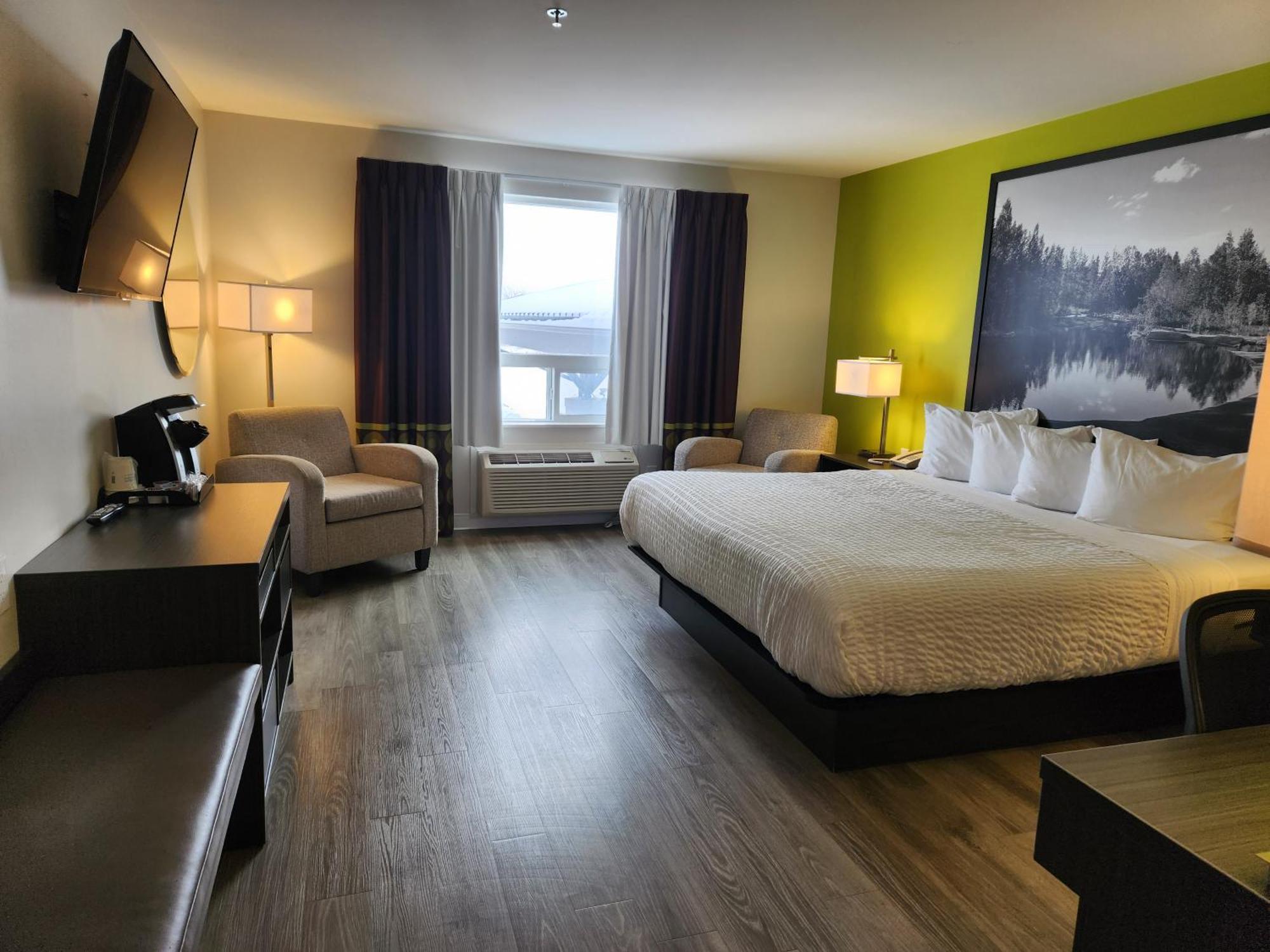 Hotel Super 8 By Wyndham East Mb 3*
