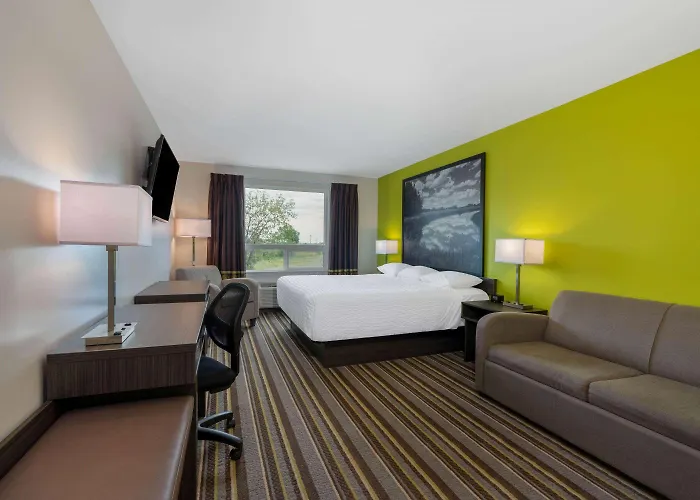 Super 8 By Wyndham Winnipeg East Mb