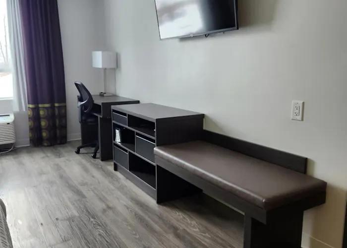 Super 8 By Wyndham Winnipeg East Mb