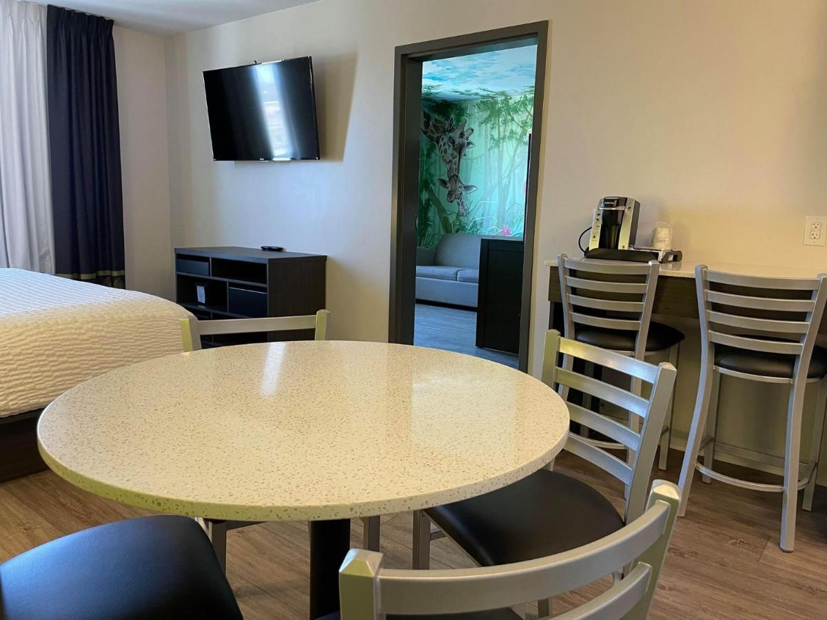 Hotel Super 8 By Wyndham East Mb Winnipeg