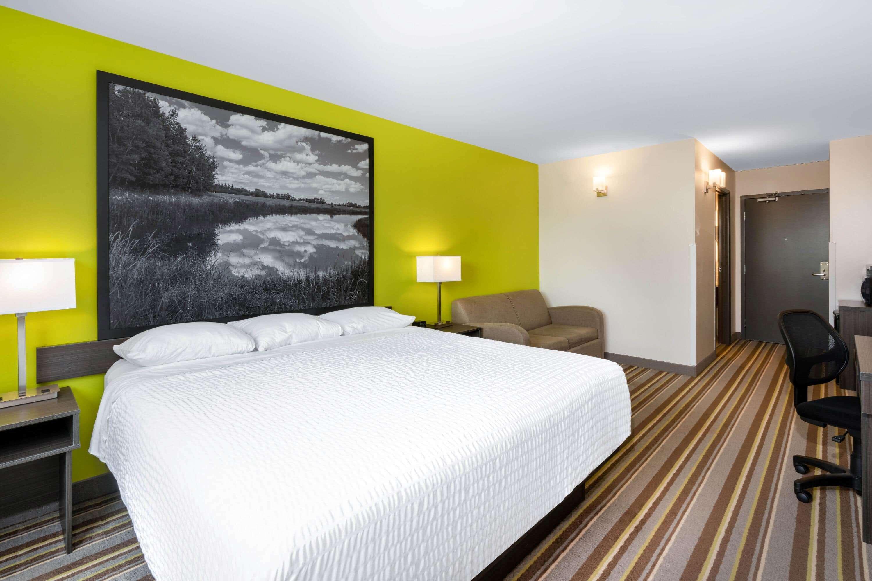 Hotel Super 8 By Wyndham East Mb