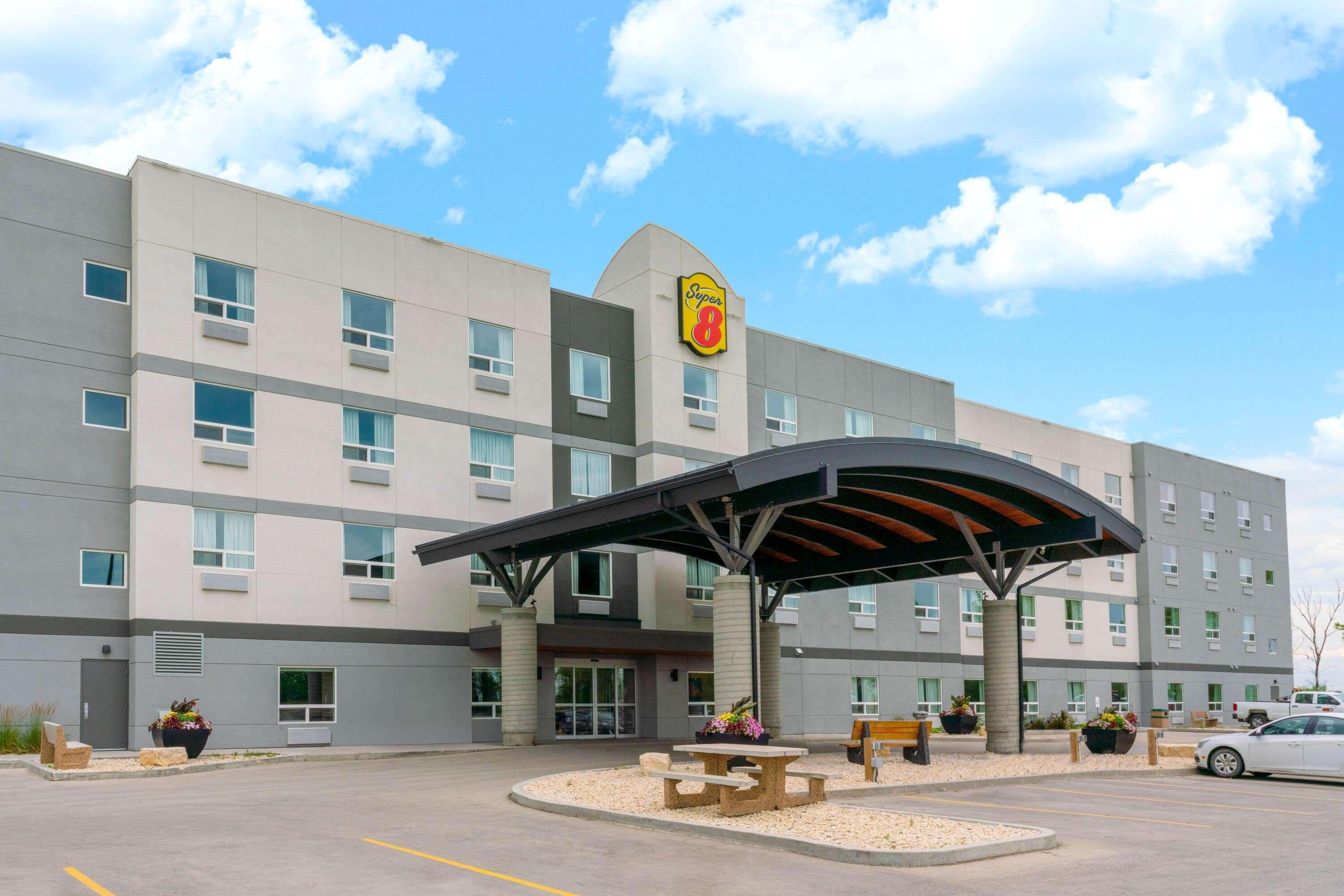 Hotel Super 8 By Wyndham East Mb