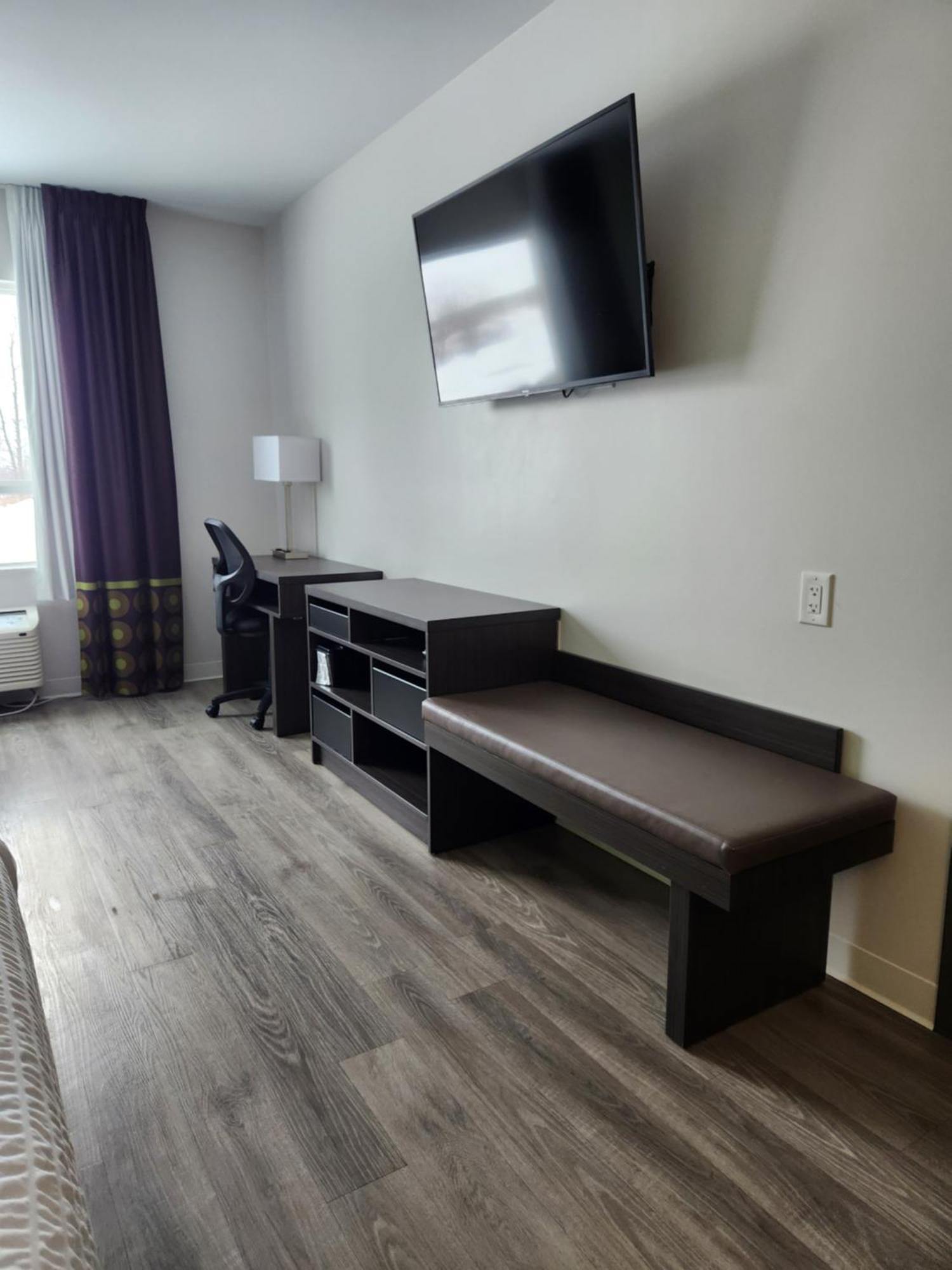 Hotel Super 8 By Wyndham East Mb